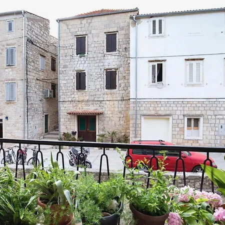 Apartment Firpo - Cozy Two Bedroom Centre *