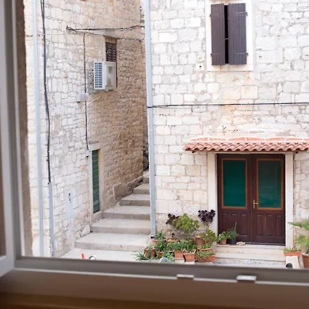 Firpo - Cozy Two Bedroom Centre Apartment *